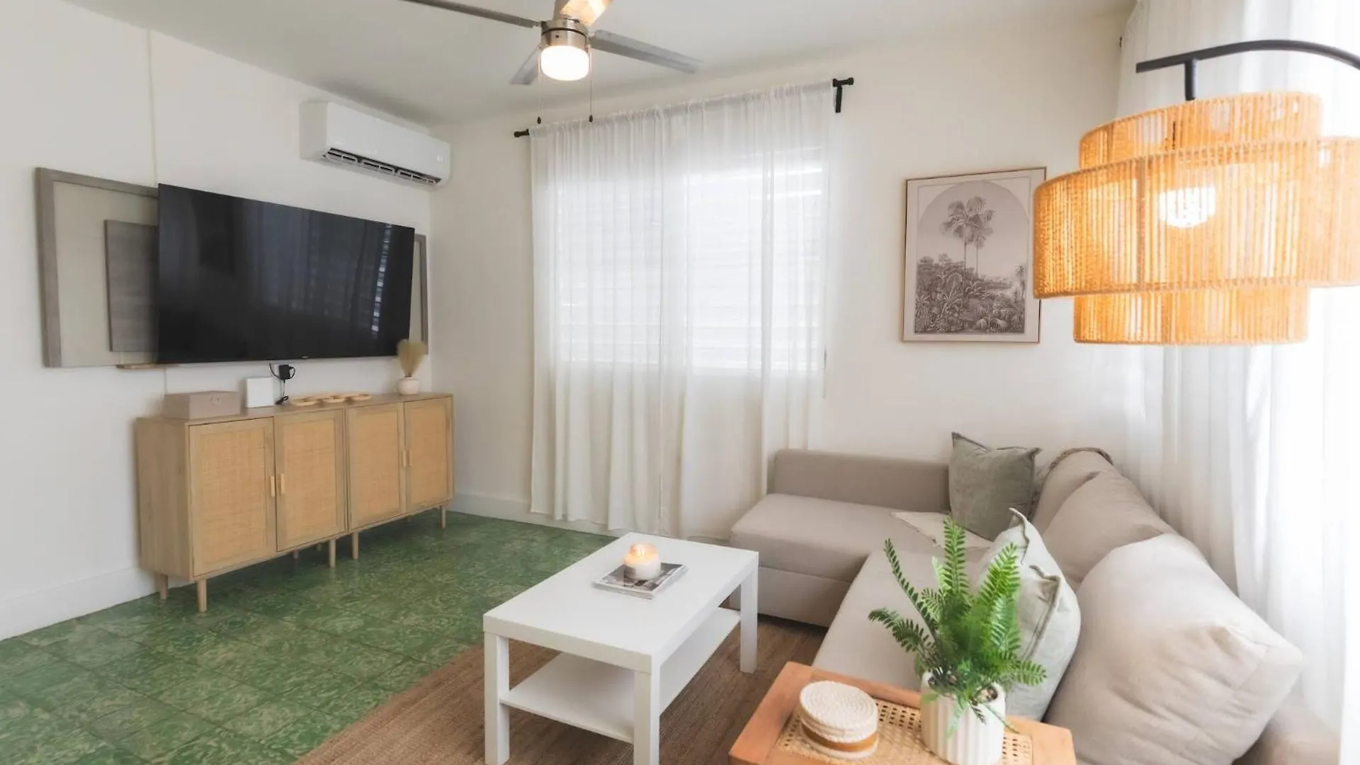 Sunny Escape Close To Beach, Dining & Fun! San Juan