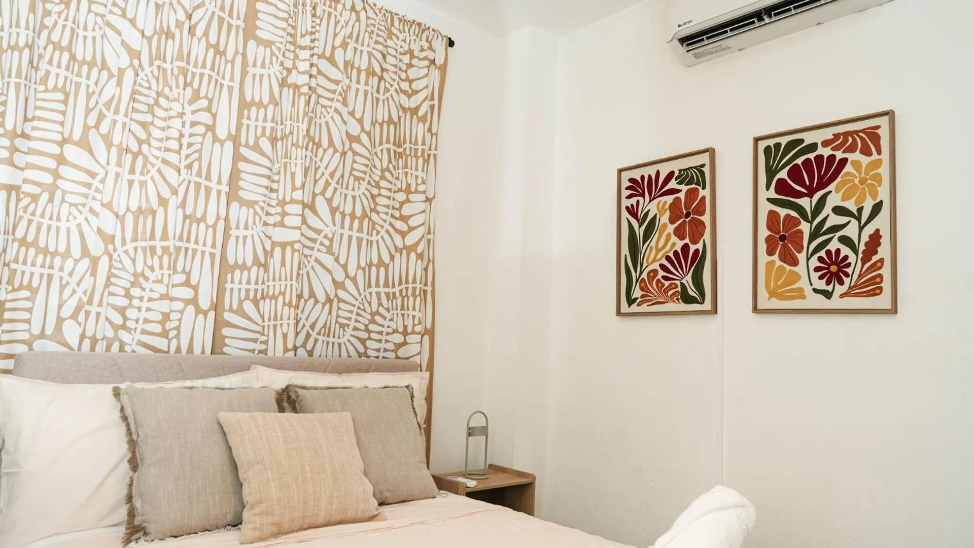 Sunny Escape Close To Beach, Dining & Fun! Сан-Хуан